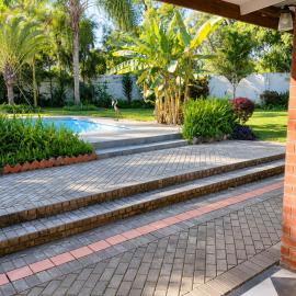 Supple Lodge - 300 Meters from Manda Hill Mall, hotel v destinaci Lusaka
