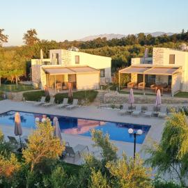 Mitos Luxury Villas Gerani 300sqm Heated pool sleeps 20