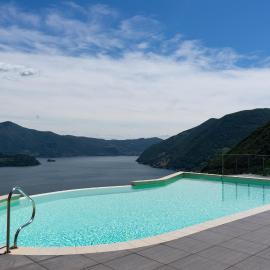 Le Sirene, hotel a Parzanica