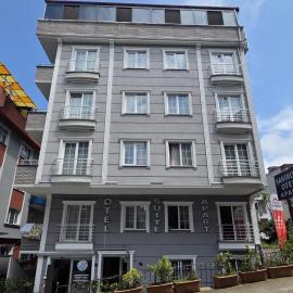 Şahinler Suit Apart