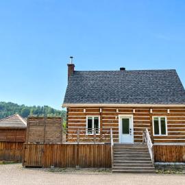 Faucon Blanc Hot tub, sauna, fireplace, St-Côme, hotel di Saint Come
