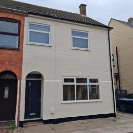 Central Sutton on Sea 4-Bed House Sleeps 8