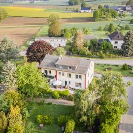 Landhaus vor Burg Eltz, hotel em Wierschem