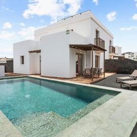 Home2Book Elegant Villa with Private Pool in Yaiza