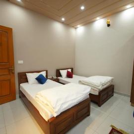 Sylvan Hotel & Restaurant, Umairs Haven Residences Kumrat, Hotel in Tāl