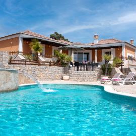 Villa Topázio - 4 Bedrooms, Private Pool, Jacuzzi, Airco & Sea Views!