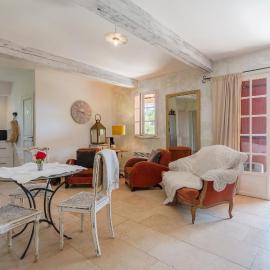 Chez Lara, отель в Лакосте