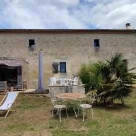 Charming country house retreat with swimming pool Douzillac