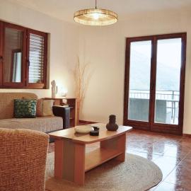 Lepetane Sea view Mistre Apartments No.2, hotel a Lepetani