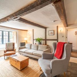 Characterful Grade II Listed Cottage in Bodicote - Pass the Keys