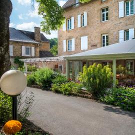 Village Vacances L'Oustal, hotel i Salles-la-Source