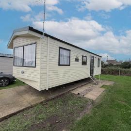 Lovely 6 Berth Caravan With Wifi At Pakefield, Suffolk 68119Bs, hotelli kohteessa Lowestoft