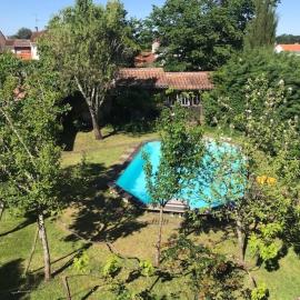 Viesnīca Chambre sur le toit 1 pilsētā Eysines