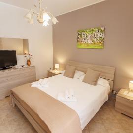 Casa Lina - 10 minuti da Pantalica-parcheggio gratuito, hotel em Sortino