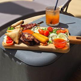 Évasion en Plein Cœur de Port-Louis Studio avec Piscine, Jacuzzis, Sauna, Tapas & Mocktails