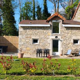 Le petit gîte du Domaine de la Belle Demeure, hotelli kohteessa Saint-Genès-du-Retz