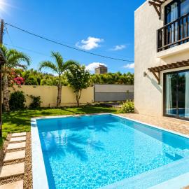 Wishes Villas Calodyne, hotel in Calodyne