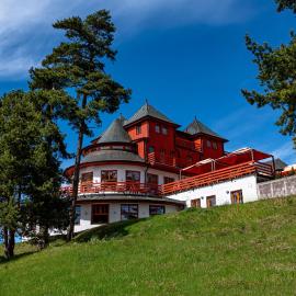 Hotel VÍTKOVA HORA, хотел в Карлови Вари