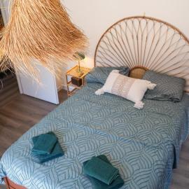 Suite neuve proche Arena et Bordeaux Centre: Floirac şehrinde bir otel