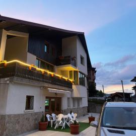Guest House Скиора, hótel í Chepelare