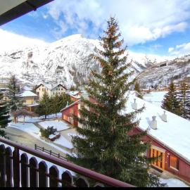 Piccolo Incanto Vacation Home, hotel a La Thuile