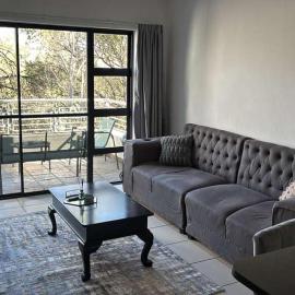 Jackal Creek Golf Estate Apartment, hotel in Roodepoort
