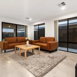 Coastal Living ,Seaside Lifestyle ,4 Bedroom house ,Free Parking ,Free wifi, hotel u gradu Singleton