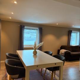 Modern apartment in scenic surroundings!, hotel in Mesøy