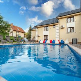 HOTEL Villa Cvijanović - WELLNESS-SPA โรงแรมในปาลิช