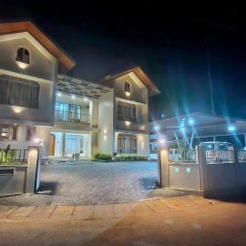 Cobblestone Suite,Solar Powered,2 BHK,AC,Breakfast, hótel í Kottayam