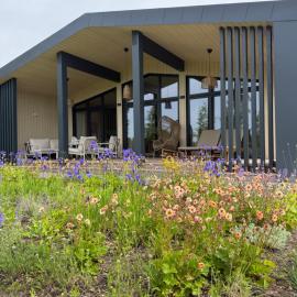 Nordic Zen Beach House, hotel in Skulte