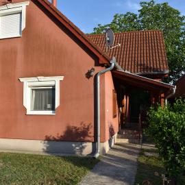 Bozóki Apartman, hotel en Kiskunmajsa