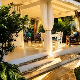 joli bungalow à 300 m de la plage, hotel i Las Terrenas