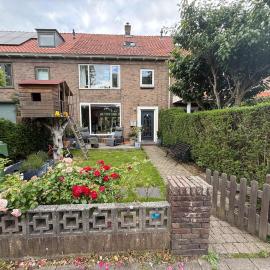 Home Near Alkmaar Centre & North Holland Beaches, hotel a Alkmaar