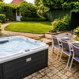 Lilac Cottage -Sleeps 6 -HOT TUB