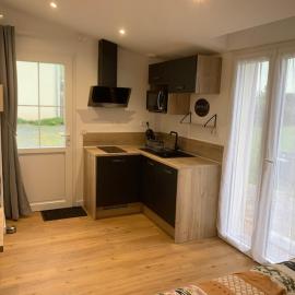 Studio en Bord de Loire avec terrasse privative, hôtel à La Menitré