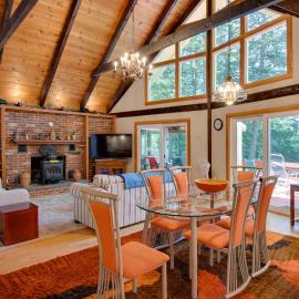 Waterfront Lake Arrowhead Cabin w/ Dock & Fire Pit, hotel i North Waterboro