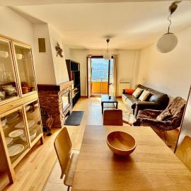 Cozy apartment with mountain views、パンティコサのホテル