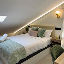 Habitación Buhardilla con Baño Privado y Acceso Autónomo , ideal para Descansar