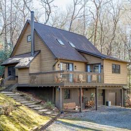 House on Honeysuckle, Hotel in Pisgah Forest