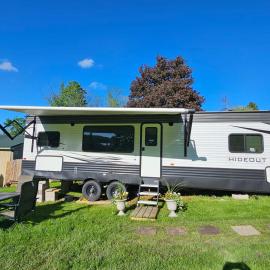 Cozy Camper，Newfield的飯店