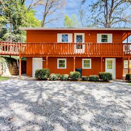 Little Red Cabin, hotel a Waynesville