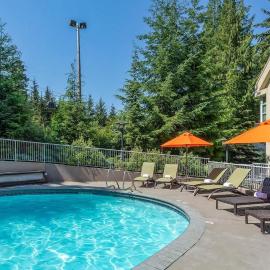 Modern slopeside condo pool hot tub & gym