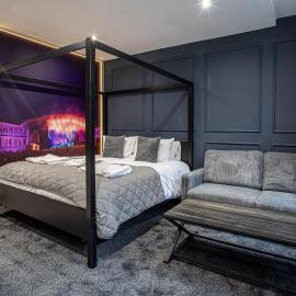 The Piece Hall Harmony Designer Studio - Superking, hotel in Halifax