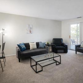 Freshly Renovated 2BR2BA Apt Walk-In Closet