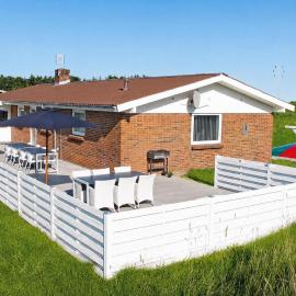 Stunning Home In Ringkøbing With Sauna, готель у місті Рінґкебінґ