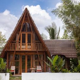 Zen Retreat with Ricefield and Mountain View with Pool โรงแรมในSilebeng