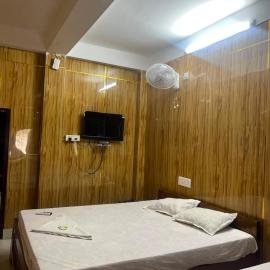 Panthanibas momochitte, hotel sa Bakkhali