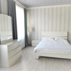 Guest House Nice, hotel u gradu 'Karakol'