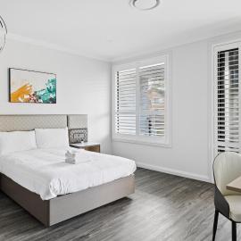 Ensuite Bathroom Comfort Double Bed at Central Cabramatta
